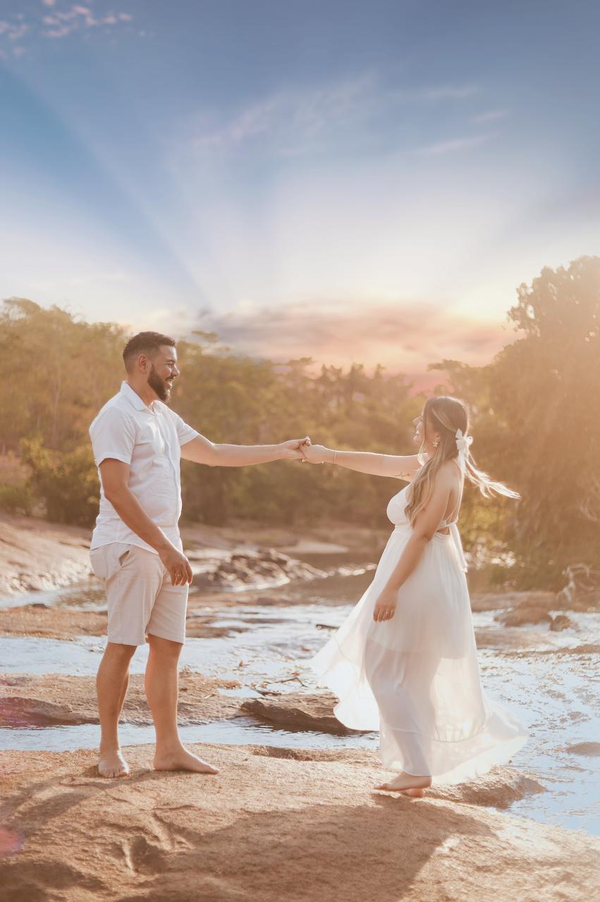 Thiago e Raiane dançando